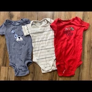Bunfle of 3 baby onesies 6-9 months